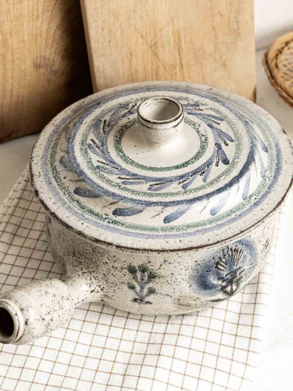 caquelon, casserole en grès signé Raynaud, le murier Vallauris