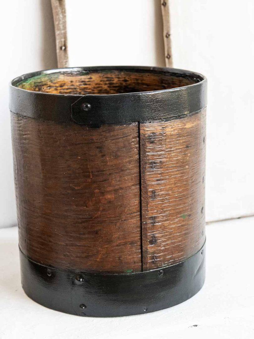 ancienne mesure à grains, boisseau, en bois et métal 10L