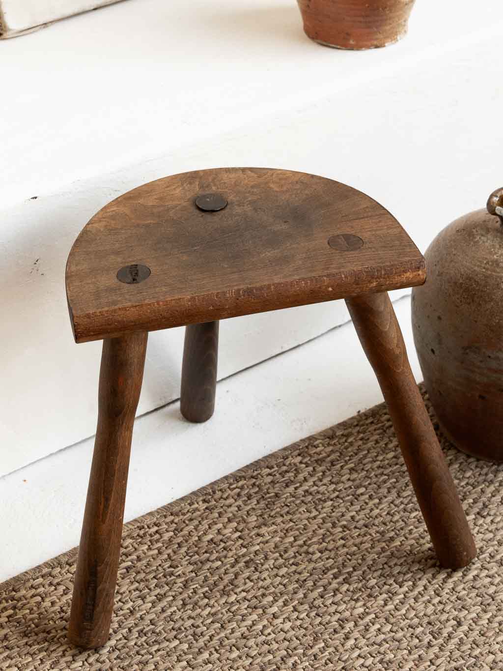 tabouret tripode de traite (vacher) en bois