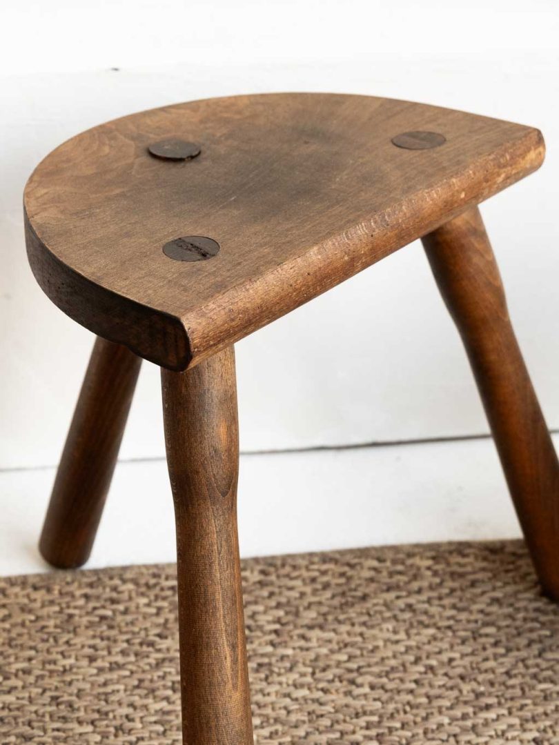 tabouret tripode de traite (vacher) en bois