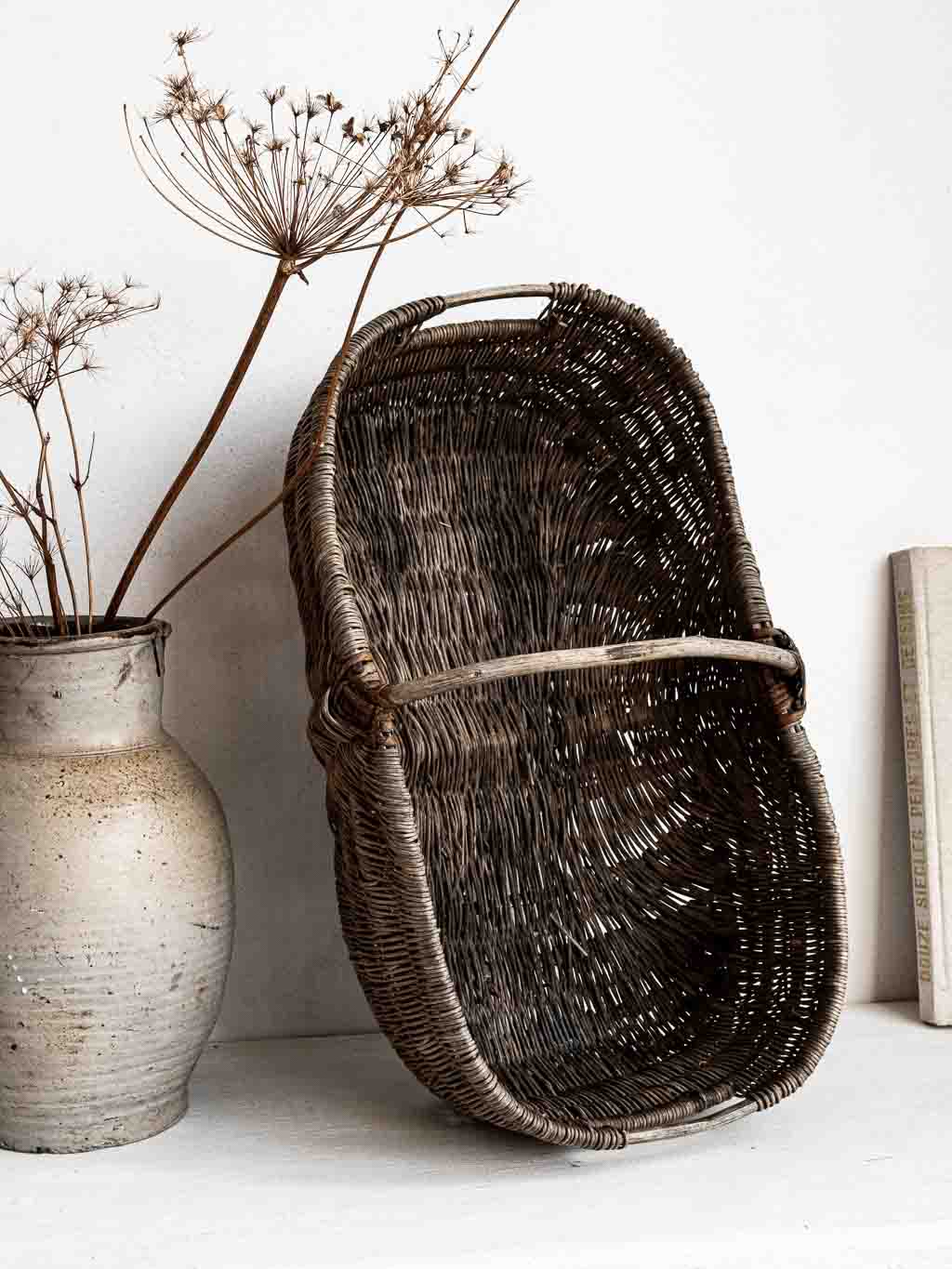 Grand panier en rotin grisé