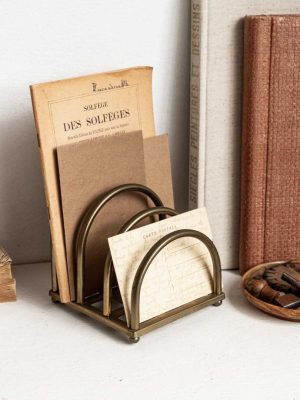 Tri courrier vintage en laiton